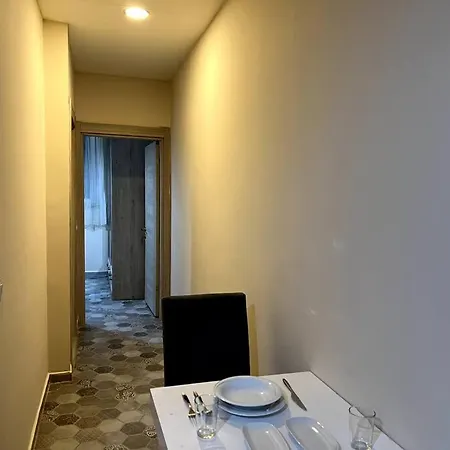 Basement Floor, Merkezi, Erasta Mall Karsisi '21' * 安塔利亚